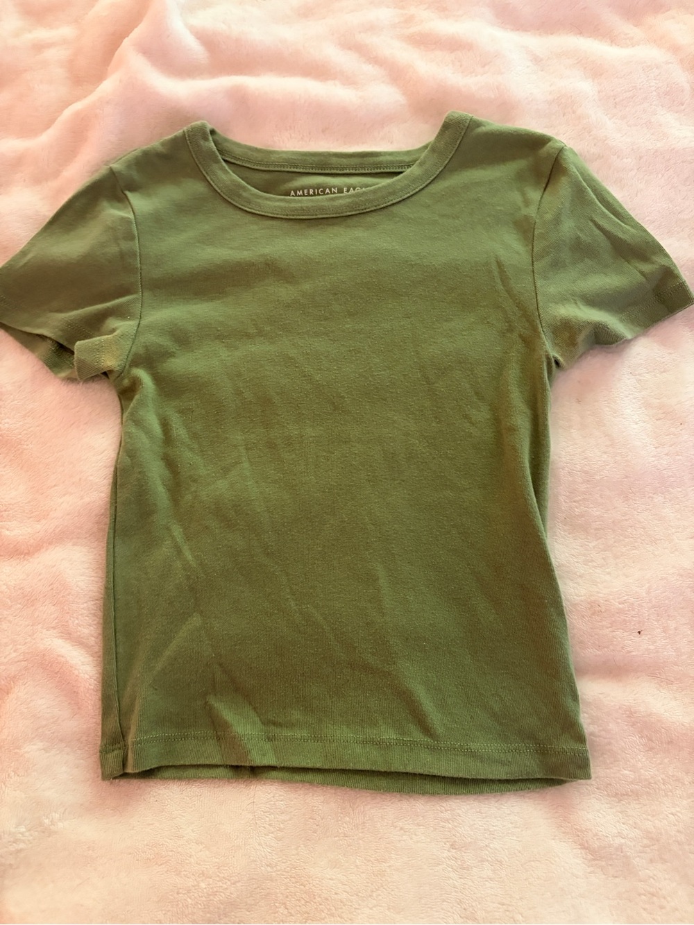 American Eagle Outfitters Olive Green Short Sleeve Tee 🥝🐢